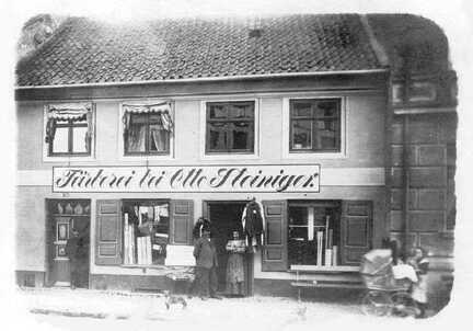 111 0056 Alte Postkarte aus Wehlau Haus Otto Steiniger