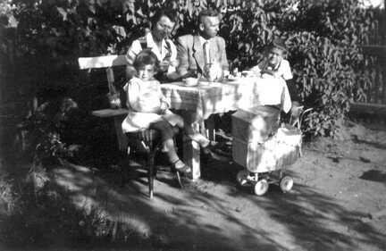 111 3345 Die Familie Schoen in Wehlau 1939 als die Welt noch in Ordnung war