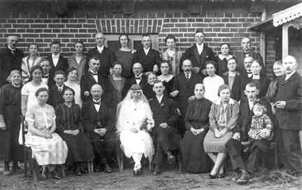 112 0044 Hochzeit am 18 Maerz 1927 von Kurt Hensel und Anna geb Henseleit