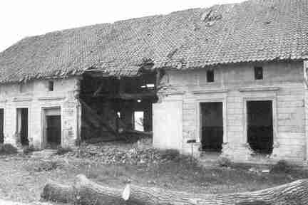 112 1014 Das Gasthaus Baier in Weidlacken 1996 niemand haelt den Verfall auf