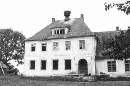 112 1015 Die Schule in Weidlacken der Verfall geht schnell weiter