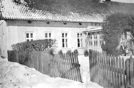 114 0002 Wilkenhoehe Gutshaus im Winter 1930