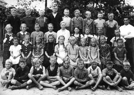 114 0007 Die Schule Wilkendorf im Jahre 1938