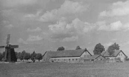 114 0028 Langstueck Der Hof und die Muehle Teuke
