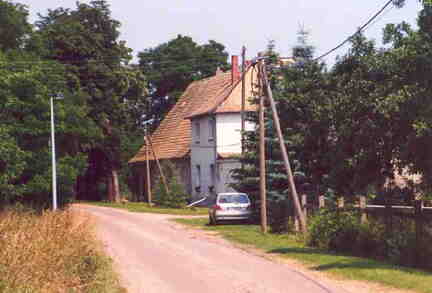 590 1019 Wehlau in Sachsen Anhalt 2002 Die ersten Haeuser von Wehlau