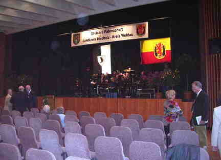 590 1045 50 Jahre Patenschaft Diepholz Wehlau Syke 27 08 2005 waehrend der Feierstunde im Theater