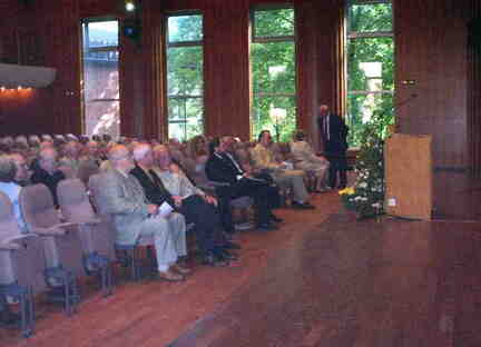 590 1046 50 Jahre Patenschaft Diepholz Wehlau Syke 27 08 2005 waehrend der Feierstunde im Theater