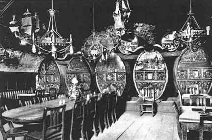 90 38 0088 Koenigsberg die Prunkfaesser im Blutgericht im Kellergewoelbe des Nordfluegers vom Koenigsberger Schloss