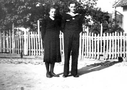 116 0040 Die Geschwister Annemarie und Werner Bessel im Jahre 1944
